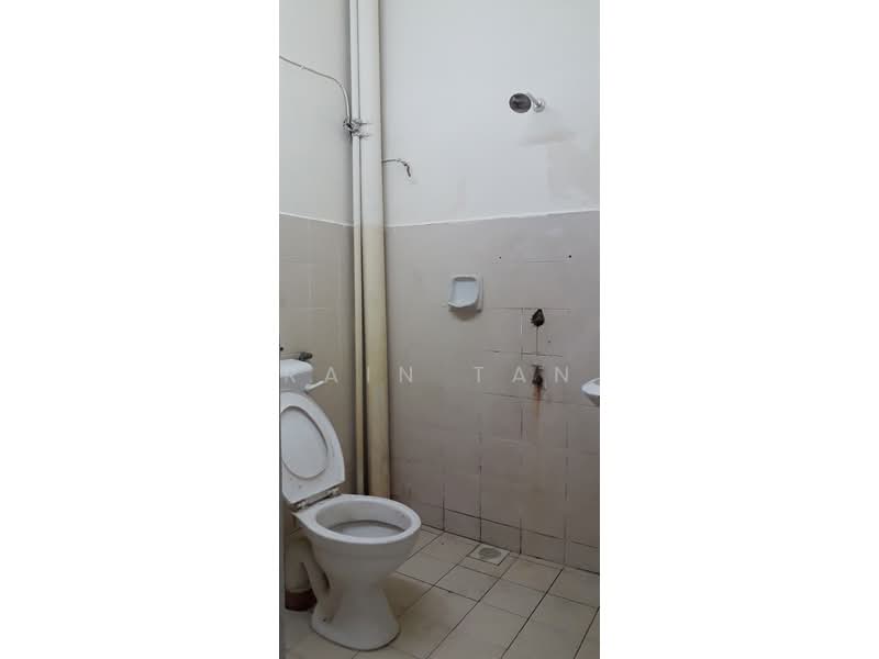 Rumah Teres 2 Tingkat untuk Disewa di Sri Petaling (Kuala Lumpur) - Rain Tan - Bathroom - PropertyGuru.com.my
