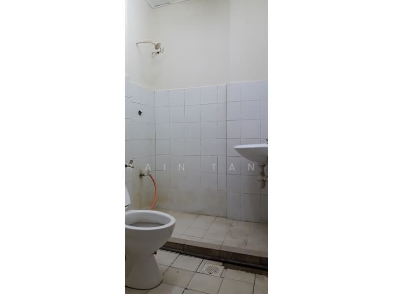 Rumah Teres 2 Tingkat untuk Disewa di Sri Petaling (Kuala Lumpur) - Rain Tan - Bathroom - PropertyGuru.com.my