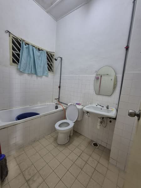 2-storey Terraced House for Sale in Taman Skudai Baru (Skudai) - Shu Ying - Bathroom - PropertyGuru.com.my