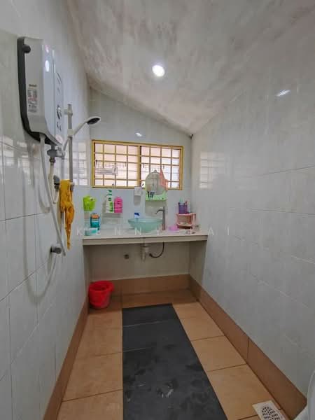 2-storey Terraced House for Sale in Bandar Mahkota Cheras (Cheras) - Kenny Lai - Bathroom - PropertyGuru.com.my