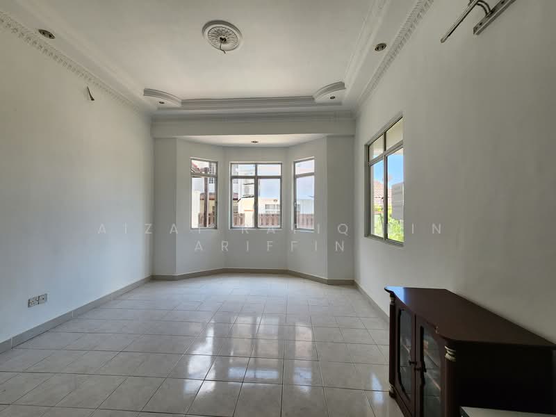 Semi-Detached House for Sale in Bangi (Selangor) - Aizat Rafiq Bin Ariffin - Living Room - PropertyGuru.com.my