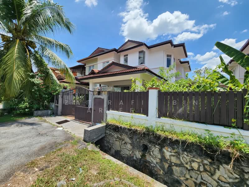 Semi-Detached House for Sale in Bangi (Selangor) - Aizat Rafiq Bin Ariffin - Exterior - PropertyGuru.com.my