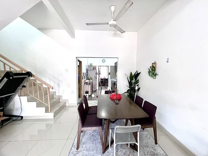 Rumah Teres untuk Dijual di Sungai Buloh (Selangor) - NORFADILAH ZAINUDDIN - Dining Room - PropertyGuru.com.my