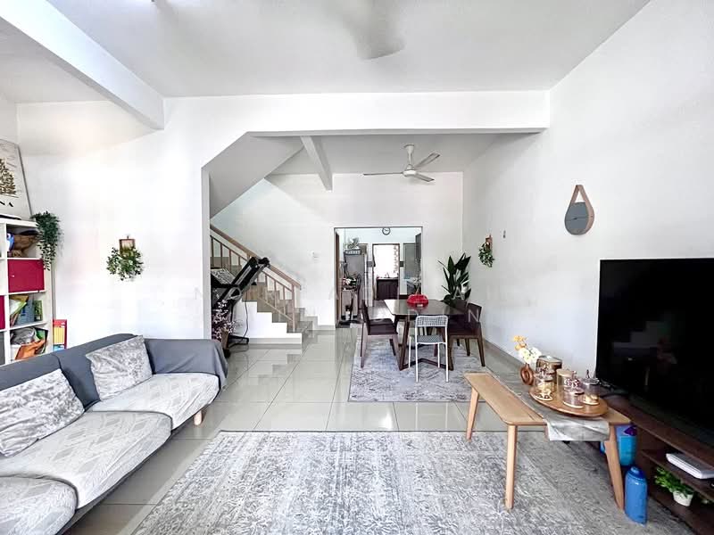 Rumah Teres untuk Dijual di Sungai Buloh (Selangor) - NORFADILAH ZAINUDDIN - Living Room - PropertyGuru.com.my