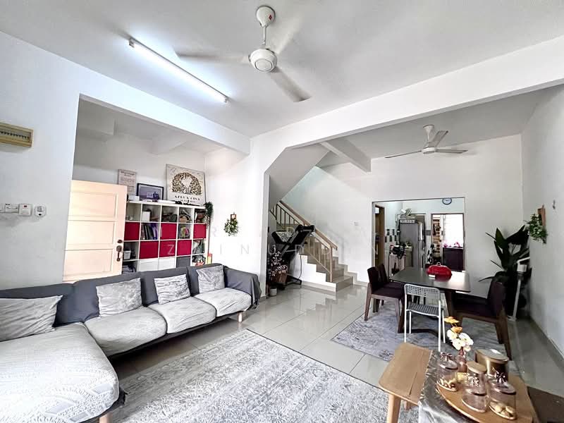 Rumah Teres untuk Dijual di Sungai Buloh (Selangor) - NORFADILAH ZAINUDDIN - Living Room - PropertyGuru.com.my