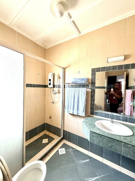 Bungalow for Sale in Hulu Kelang (Kuala Lumpur) - Mohd Aizat Saiful Bahri - Bathroom - PropertyGuru.com.my