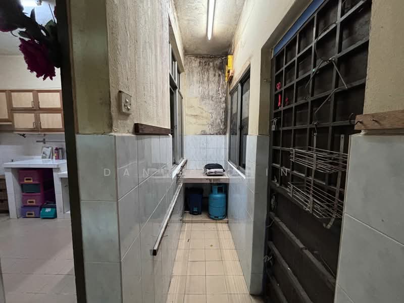 Rumah Teres 2 Tingkat untuk Dijual di Taman Sri Rampai (Wangsa Maju) - Daniel Chin - Kitchen - PropertyGuru.com.my