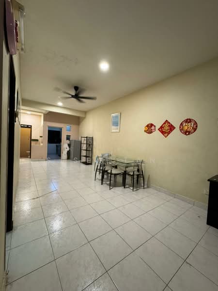 Rumah Teres 1.5 Tingkat untuk Dijual di Taman Pelangi Indah (Ulu Tiram) - SASER TAN. - Living Room - PropertyGuru.com.my