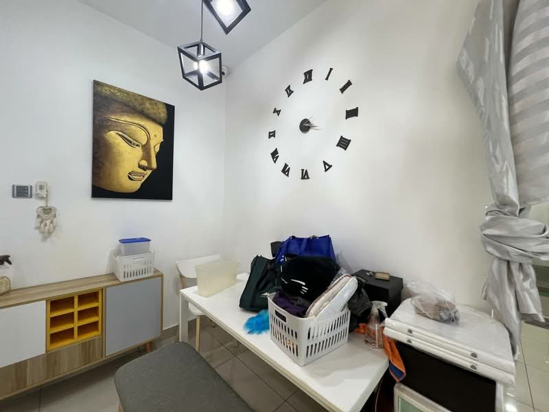 Seasons Amara Larkin - 2