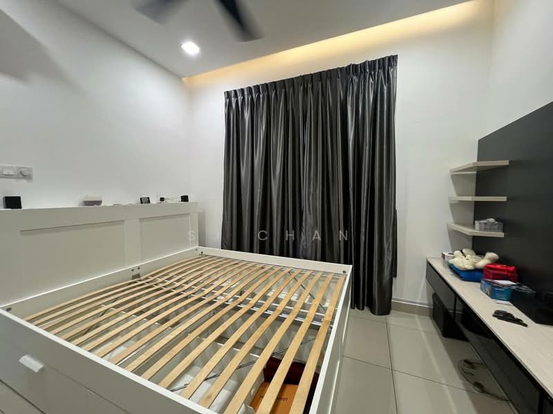 Seasons Amara Larkin - 5