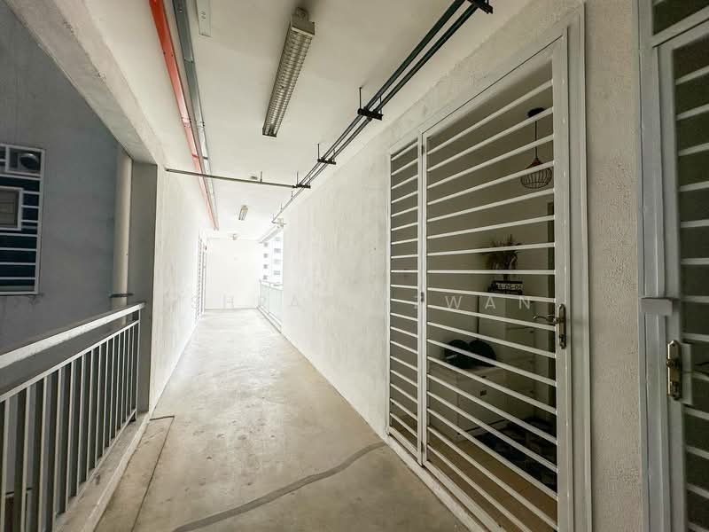 Pangsapuri untuk Dijual di Serunai - Ashraf Azwan - Corridor - PropertyGuru.com.my