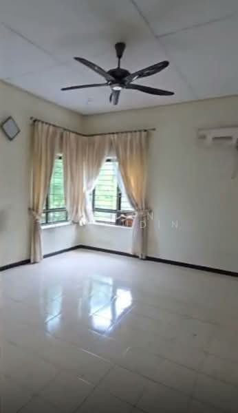 Rumah Teres 2 Tingkat untuk Disewa di Shah Alam (Selangor) - Asman Samsudin - Living Room - PropertyGuru.com.my