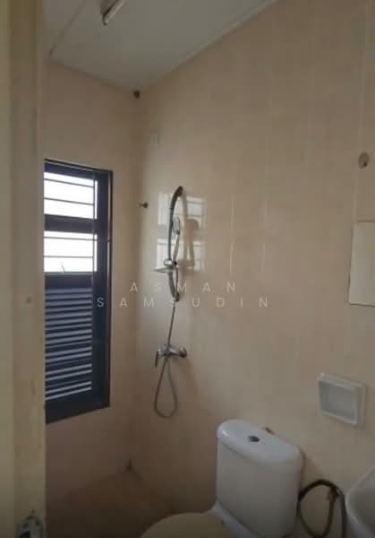 Rumah Teres 2 Tingkat untuk Disewa di Shah Alam (Selangor) - Asman Samsudin - Bathroom - PropertyGuru.com.my