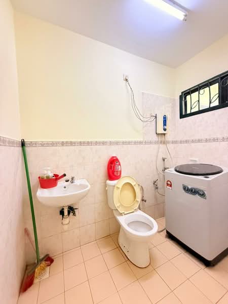 Rumah Teres 3 Tingkat untuk Dijual di Bakri (Johor) - Albert Liew - Bathroom - PropertyGuru.com.my