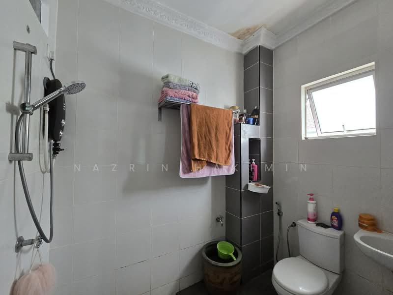 2-storey Terraced House for Sale in Bukit Raja (Selangor) - Nazrin Hakimin - PropertyGuru.com.my