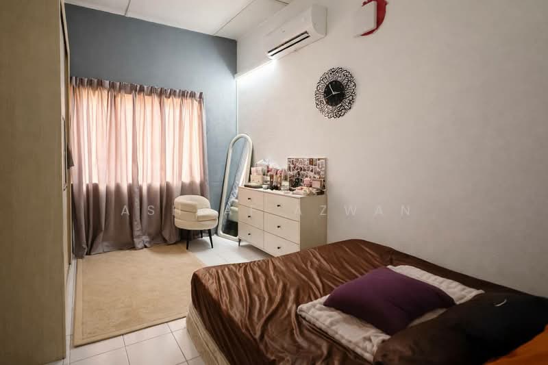 Terraced House for Sale in Taman Bukit Subang (Shah Alam) - Ashraf Azwan - Bedroom - PropertyGuru.com.my
