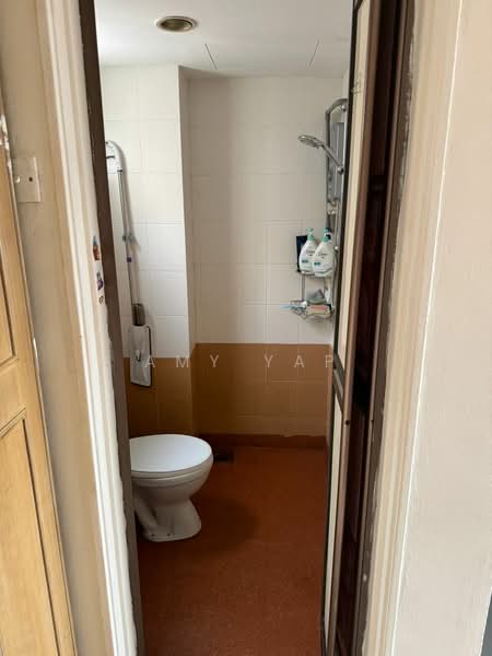 Pangsapuri untuk Dijual di Plaza Metro Prima - Amy Yap - Bathroom - PropertyGuru.com.my