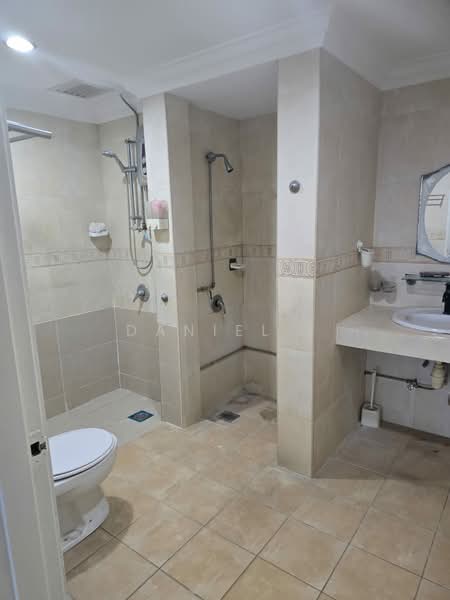 Condominium for Sale at Maxwell Towers - DANIEL . - Bathroom - PropertyGuru.com.my