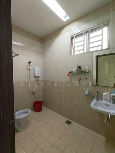 Bungalow for Sale in Taman Sutera (Yong Peng) - Celine Chai - Bathroom - PropertyGuru.com.my