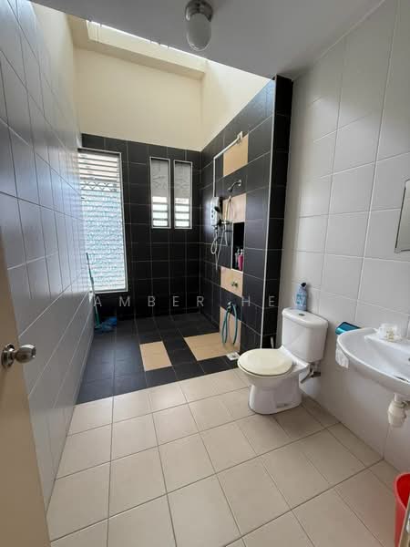 Rumah Teres 2 Tingkat untuk Dijual di Taman Impian Emas (Skudai) - Amber Hew - Bathroom - PropertyGuru.com.my