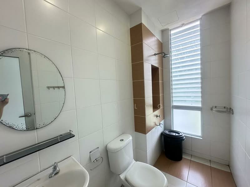 Rumah Bandar untuk Dijual di Taman Sutera Utama (Skudai) - Jeny Loo - Bathroom - PropertyGuru.com.my