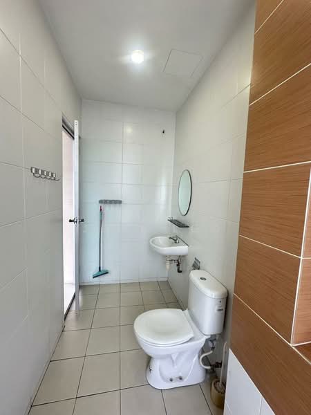 Rumah Bandar untuk Dijual di Taman Sutera Utama (Skudai) - Jeny Loo - Bathroom - PropertyGuru.com.my