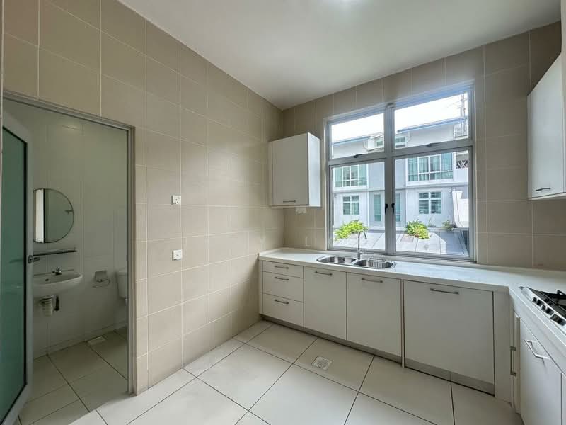 Rumah Bandar untuk Dijual di Taman Sutera Utama (Skudai) - Jeny Loo - Kitchen - PropertyGuru.com.my