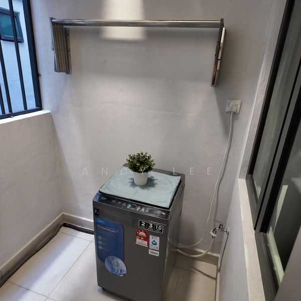 Kondominium untuk Dijual di D7 (D'Seven Lagoon Perdana) - Andy Lee - Balcony - PropertyGuru.com.my