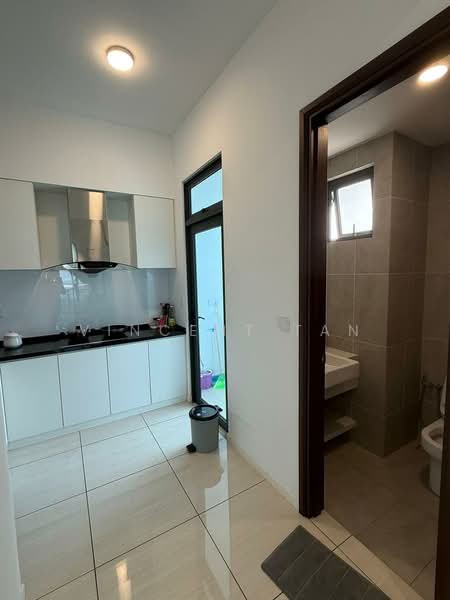 Condominium for Rent at Queens Residences Q2 @ Queens Waterfront - Vincent Tan - Kitchen - PropertyGuru.com.my