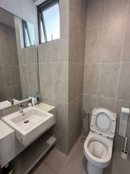 Condominium for Rent at Queens Residences Q2 @ Queens Waterfront - Vincent Tan - Bathroom - PropertyGuru.com.my