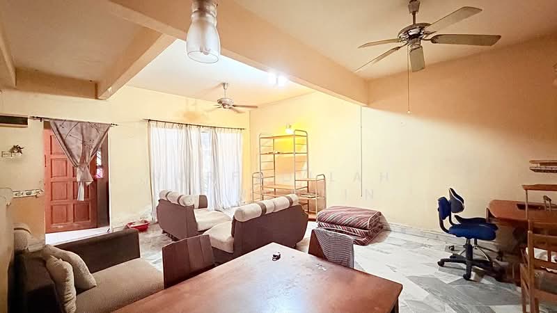Rumah Teres 2 Tingkat untuk Dijual di Klang (Selangor) - NORFADILAH ZAINUDDIN - Living Room - PropertyGuru.com.my