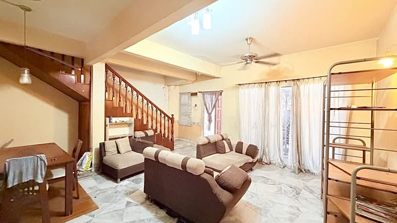 Rumah Teres 2 Tingkat untuk Dijual di Klang (Selangor) - NORFADILAH ZAINUDDIN - Living Room - PropertyGuru.com.my