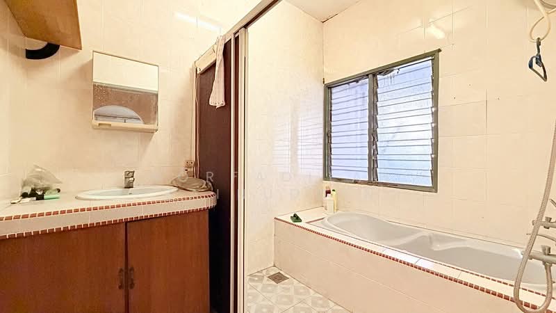 Rumah Teres 2 Tingkat untuk Dijual di Klang (Selangor) - NORFADILAH ZAINUDDIN - Bathroom - PropertyGuru.com.my
