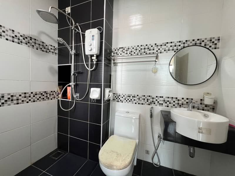 Servis Apartment untuk Disewa di Sky View - Mr Lu - Bathroom - PropertyGuru.com.my