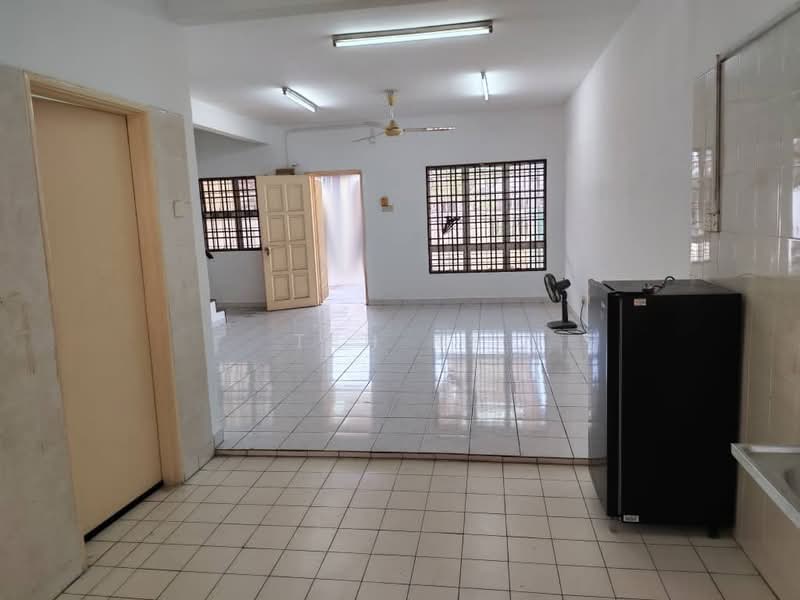 2-storey Terraced House for Rent in Klang (Selangor) - Teh KS - Living Room - PropertyGuru.com.my
