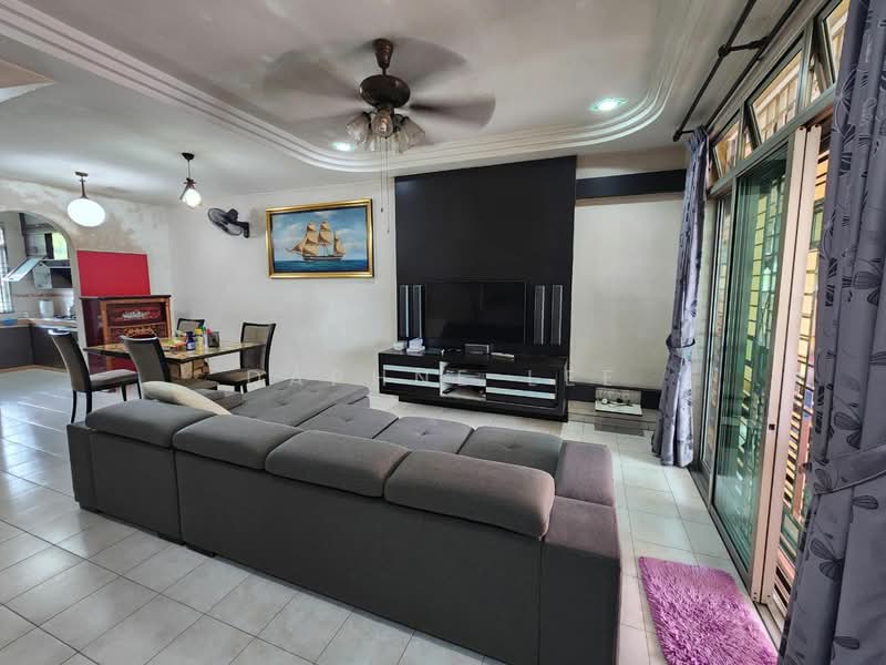 2-storey Terraced House for Rent in Taman Mount Austin (Tebrau) - Daphne Lee - Living Room - PropertyGuru.com.my