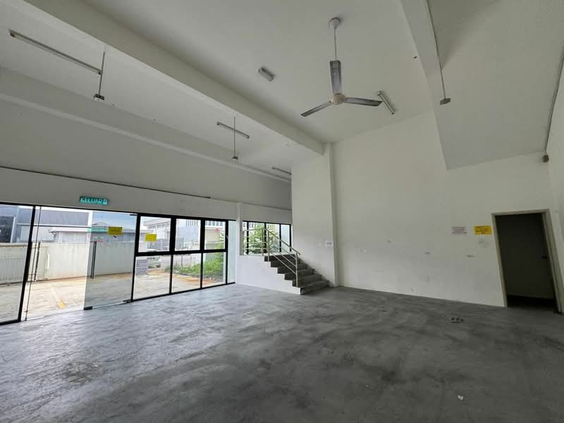 Semi-D Factory for Rent in Ulu Tiram (Johor) - Yip . - Entrance - PropertyGuru.com.my