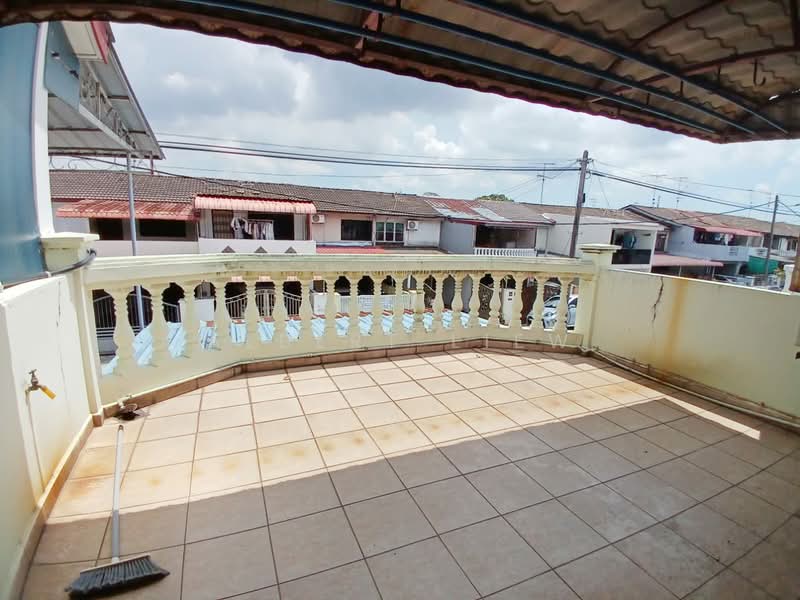2-storey Terraced House for Sale in Bakri (Johor) - Albert Liew - Balcony - PropertyGuru.com.my