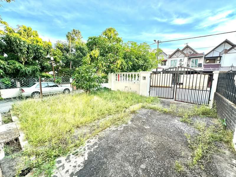 2-storey Terraced House for Sale in Kelana Jaya (Petaling Jaya) - Thoriq Suparman - Exterior - PropertyGuru.com.my