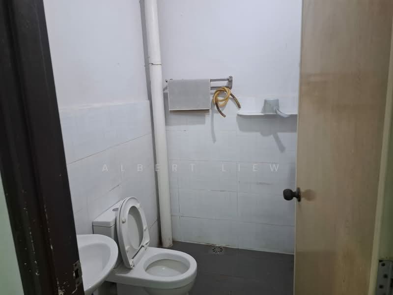 1-storey Terraced House for Sale in Bakri (Johor) - Albert Liew - Bathroom - PropertyGuru.com.my