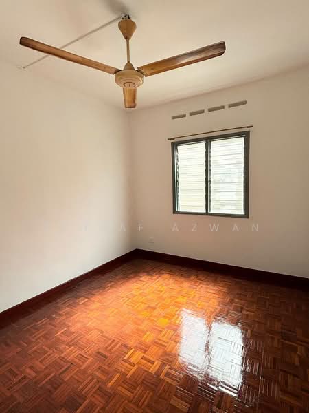 Pangsapuri untuk Dijual di Subang Perdana Goodyear Court 5 - Ashraf Azwan - Bedroom - PropertyGuru.com.my