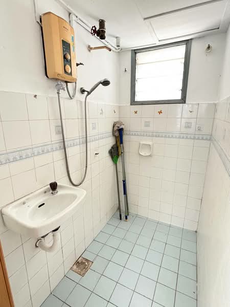 Pangsapuri untuk Dijual di Subang Perdana Goodyear Court 5 - Ashraf Azwan - Bathroom - PropertyGuru.com.my