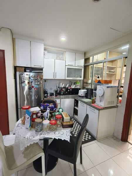 Service Residence for Sale at Sri Akasia - Yvonne Lim - Kitchen - PropertyGuru.com.my