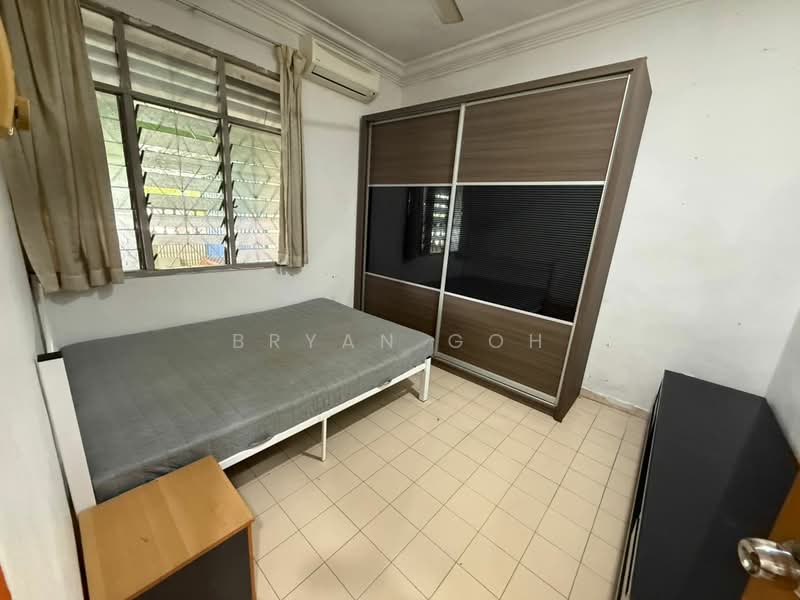 Taman Johor Jaya Jalan Teratai - 5