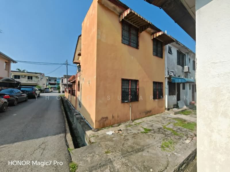 Rumah Teres 2 Tingkat untuk Dijual di Taman Sri Gombak (Gombak) - Thoriq Suparman - Exterior - PropertyGuru.com.my