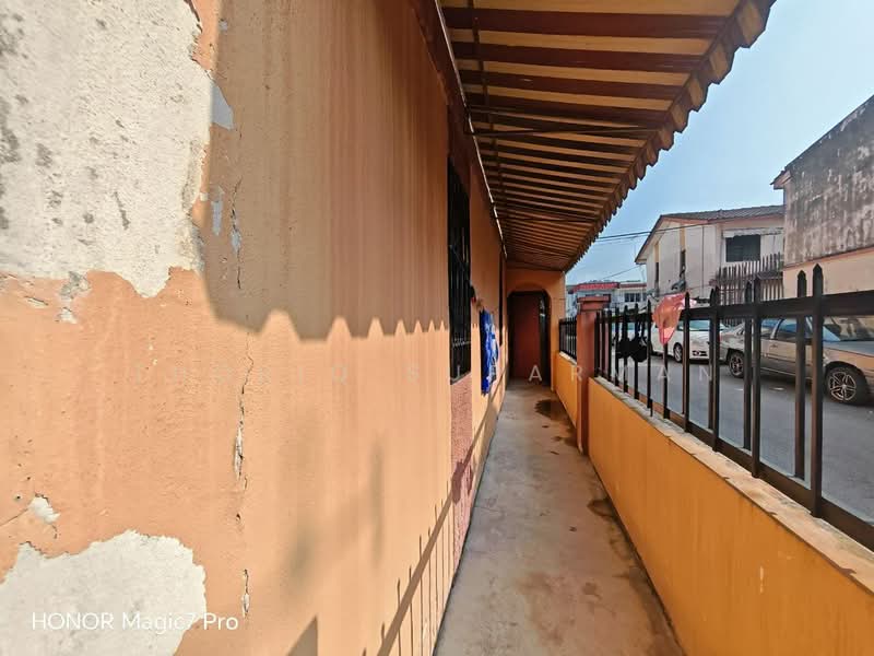 Rumah Teres 2 Tingkat untuk Dijual di Taman Sri Gombak (Gombak) - Thoriq Suparman - Exterior - PropertyGuru.com.my