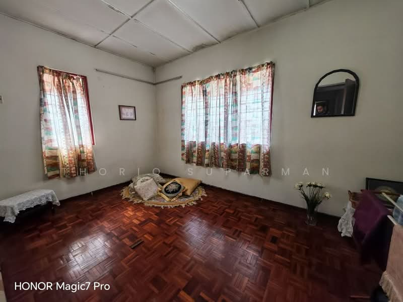 Rumah Teres 2 Tingkat untuk Dijual di Taman Sri Gombak (Gombak) - Thoriq Suparman - Living Room - PropertyGuru.com.my