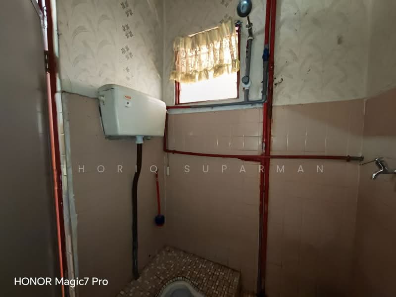 Rumah Teres 2 Tingkat untuk Dijual di Taman Sri Gombak (Gombak) - Thoriq Suparman - Bathroom - PropertyGuru.com.my