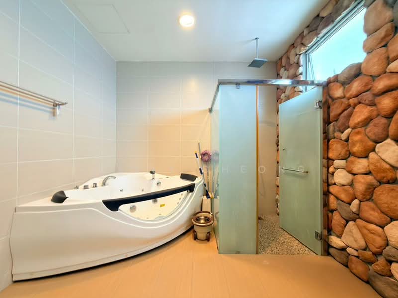 Semi-Detached House for Sale in Perling (Skudai) - Xuelly Cheong - Bathroom - PropertyGuru.com.my