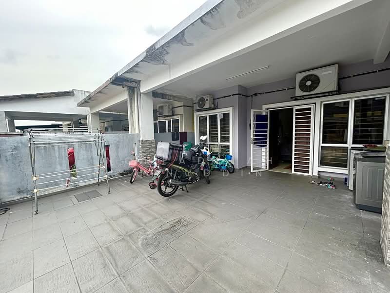 1-storey Terraced House for Sale in Seksyen 30 (Shah Alam) - NORFADILAH ZAINUDDIN - Exterior - PropertyGuru.com.my